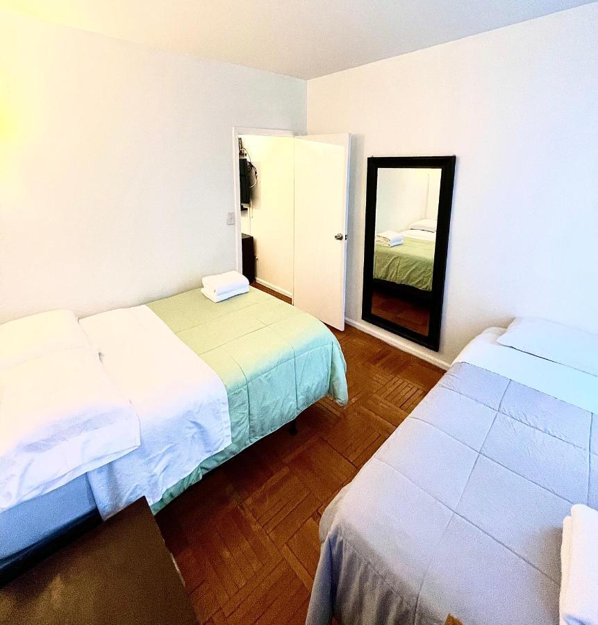 Stunning Two Bed Apt Hells Kitchen Lägenhet New York Exteriör bild