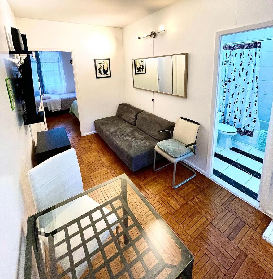 Stunning Two Bed Apt Hells Kitchen Lägenhet New York Exteriör bild