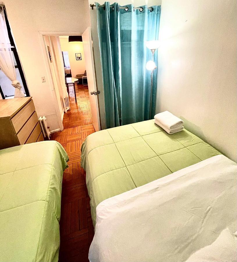 Stunning Two Bed Apt Hells Kitchen Lägenhet New York Exteriör bild