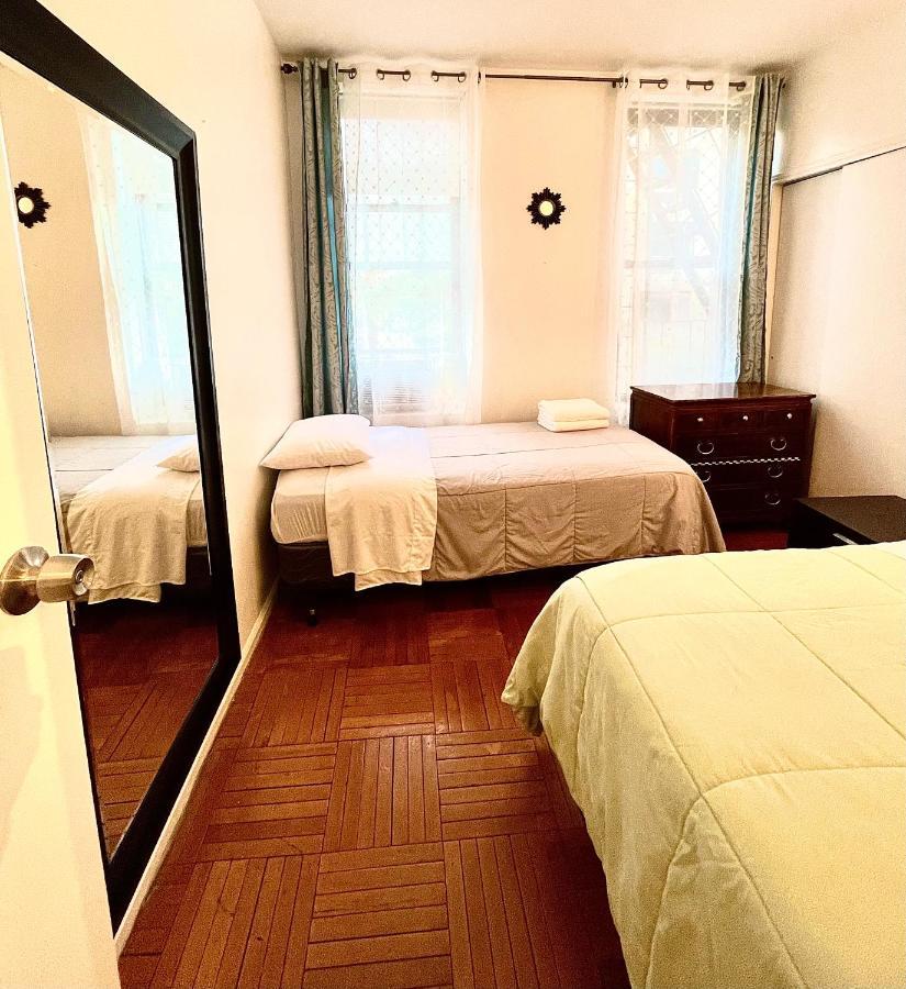 Stunning Two Bed Apt Hells Kitchen Lägenhet New York Exteriör bild